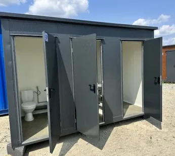 Contenedor Sanitario con 3 Cabinas