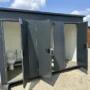 Contenedor Sanitario con 3 Cabinas